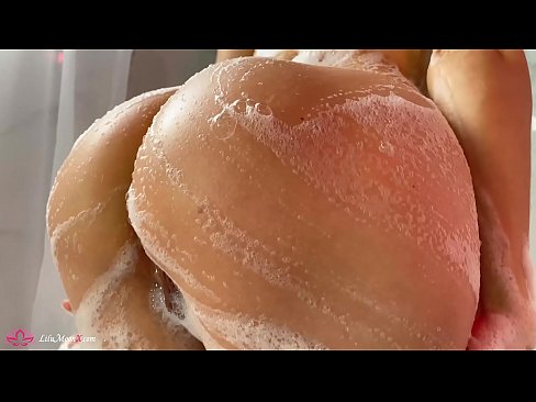 ❤️ Brunette Masturbates obo pẹlu Vibrator to Intense Orgasm ni Shower Ibalopo ❌❤